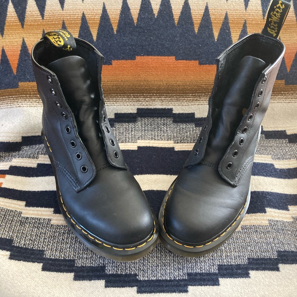 Dr. Martens 1460 Boots Size 7 UK/8M/41 EU